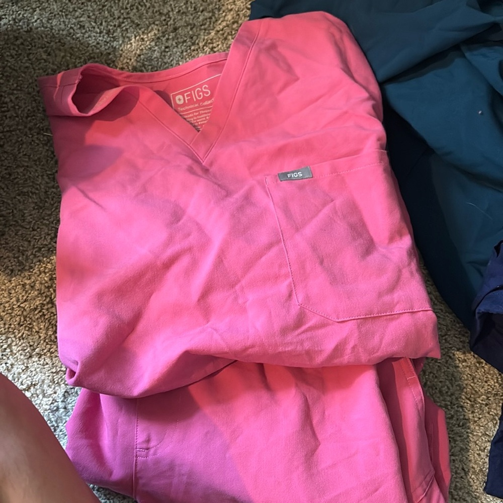 FIGS Pink Scrub Set